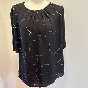 Chic Black Patterned Blouse for Women